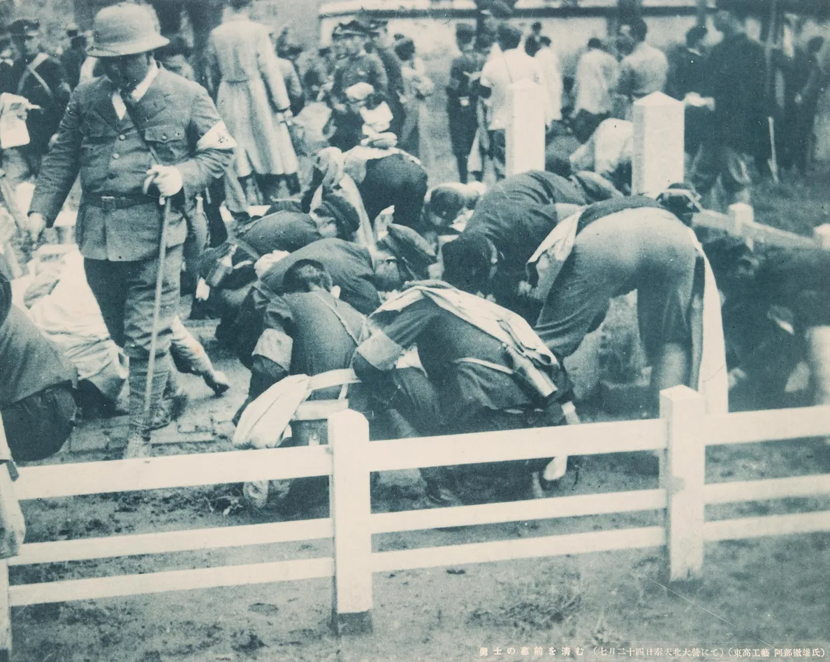 Manshu tousa kinen shashincho - Showa ju-nen natsu - Manshu haken gakuto kenkyukai [Memorial album of Manchurian Investigations - Summer 1935 - Dispatching the Student Research team to Manchuria].
