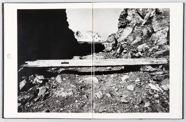 Ryurai ryukyo 1954-1973 [The Stream comes and the Stream flows].