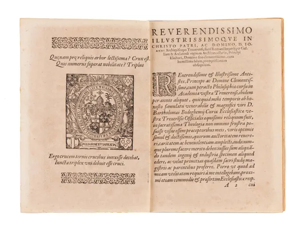 De sacrosanctae eucharistiae communion sub una specie. Disputatio theologica in alma Treverensi academia anno M.D.LXXXIII. Die.. mensis Octobris publice proposita. Praeside R.P. Ioanne Gibbono… Respondente doctissimo Petro Schanaeo, Emmelio… ad primam ss.