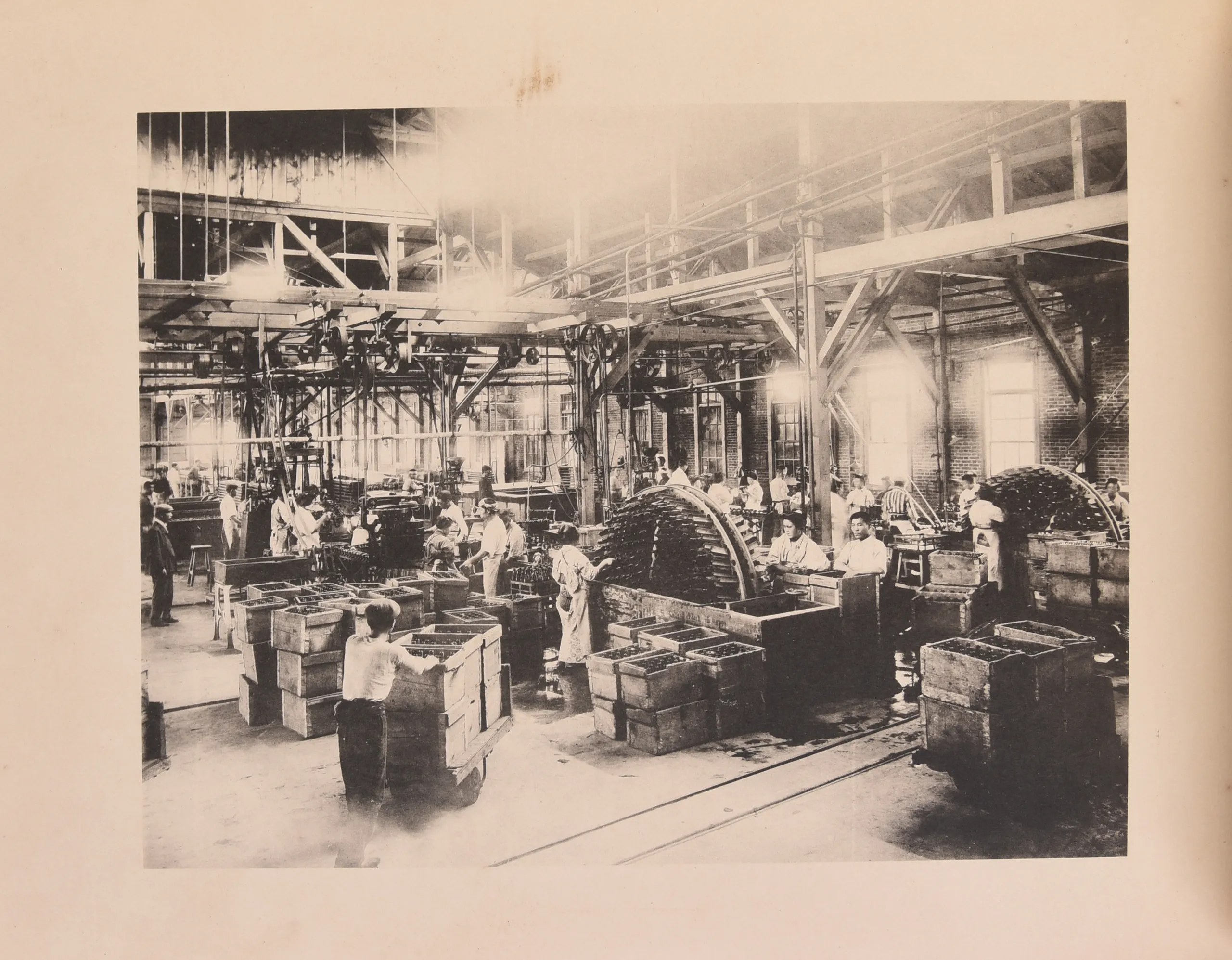 Togu denka gyokei kinen shashincho. [Memorial Album on the occasion of the Prince's visit].