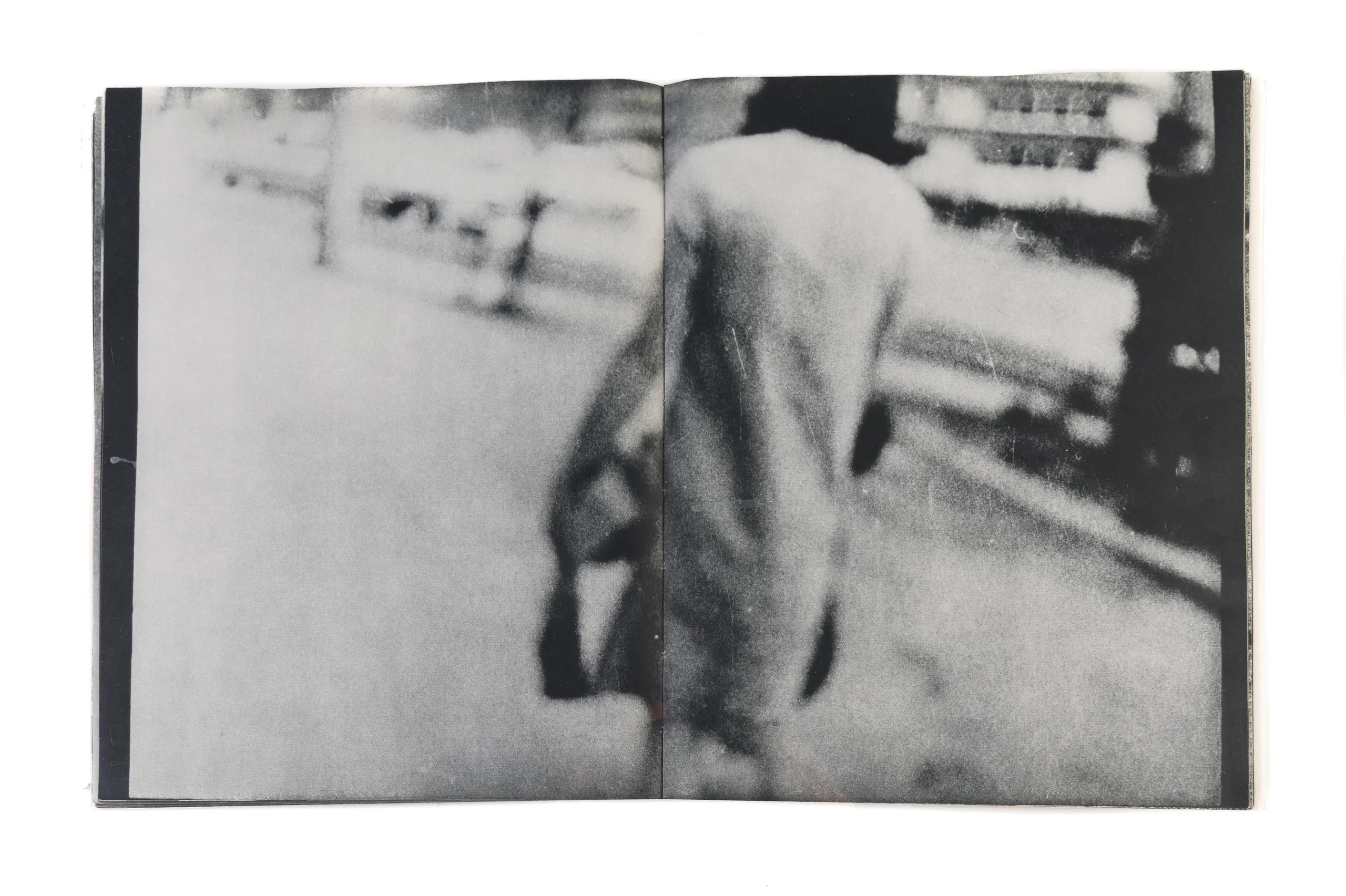 Shashin yo sayonara. [Goodbye to Photography].
