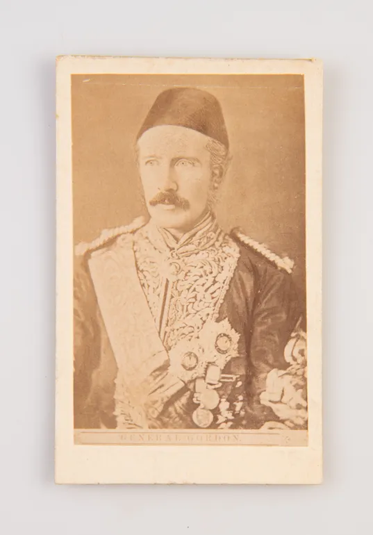[General Gordon carte de visite.]